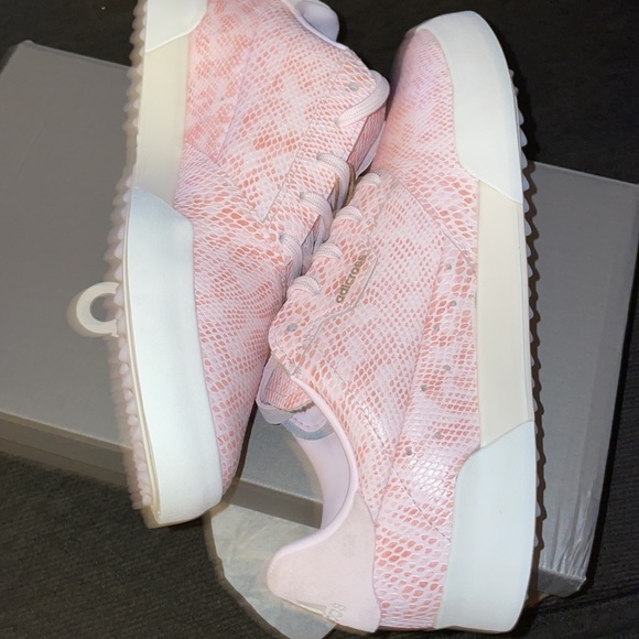 Adidas shoes - Picture 5 of 6